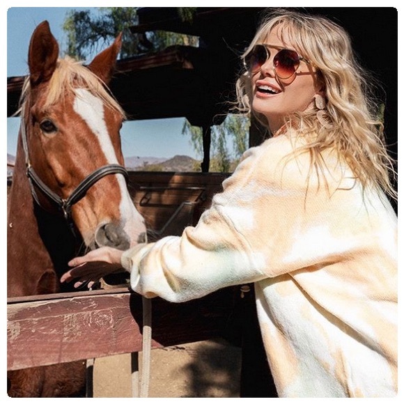 Time Flies Generation Hand Dip Distressed Sweater - Picture 4 of 11